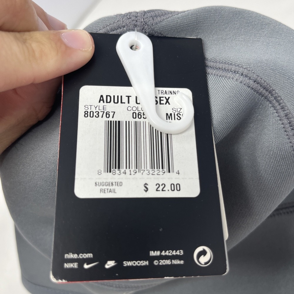 Nike Thermafit Fleece Training Beanie Hat Cap Gray Pull On One Size NWT - Picture 2 of 5